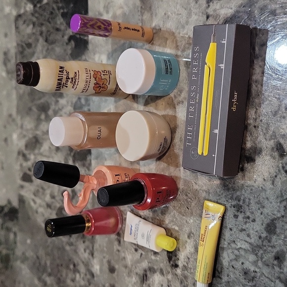 Mini Brands Makeup Toy Set - Picture 2 of 4